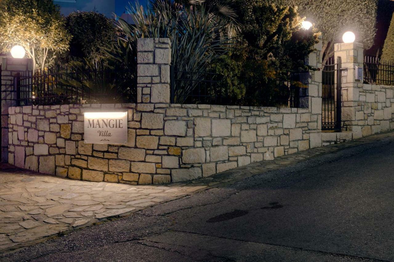 Mangie Villa Hersonissos  Exteriör bild